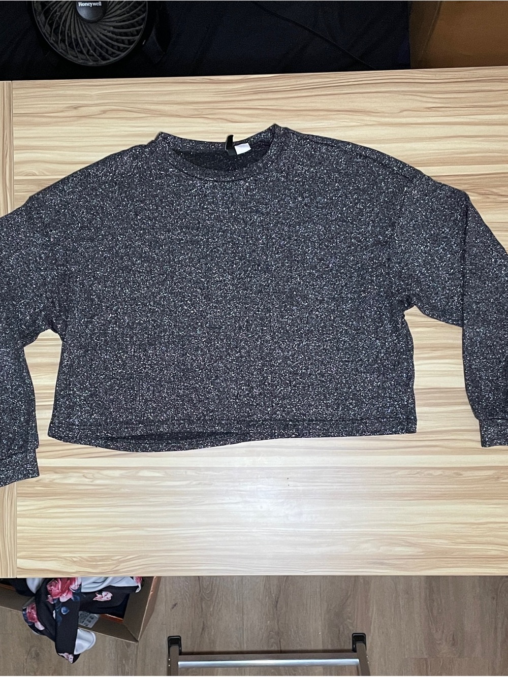 H&M Black Sparkly Cropped Crewneck Sweatshirt
